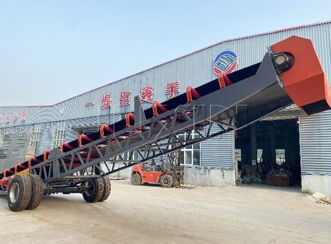 Towable Telescoping Conveyor